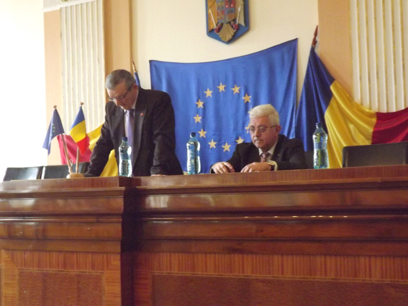 Proiectul de reabilitare şi modernizare străzi în oraşul Lipova a ajuns într-un final şi la momentul mult aşteptat : recepţia lucrărilor şi tăierea panglicii inaugurale