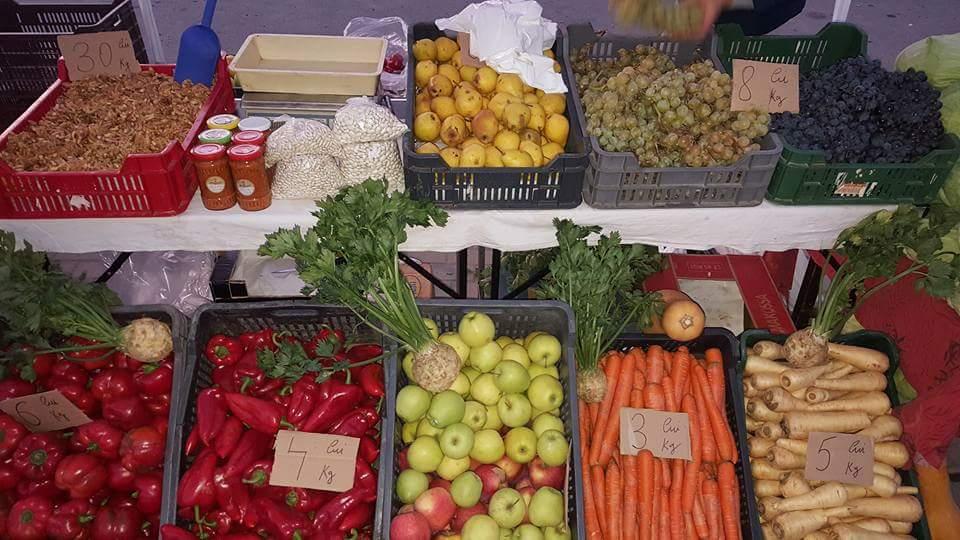 Târgul autohton de produse locale de pe Valea Mureşului - „Ziua Recoltei” a debutat cu prima ediţie în acest an şi la Lipova